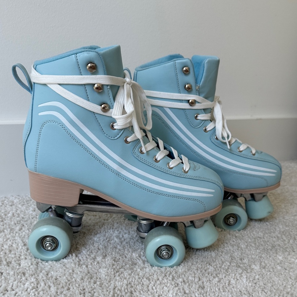 Altar’d State Skates, size 8